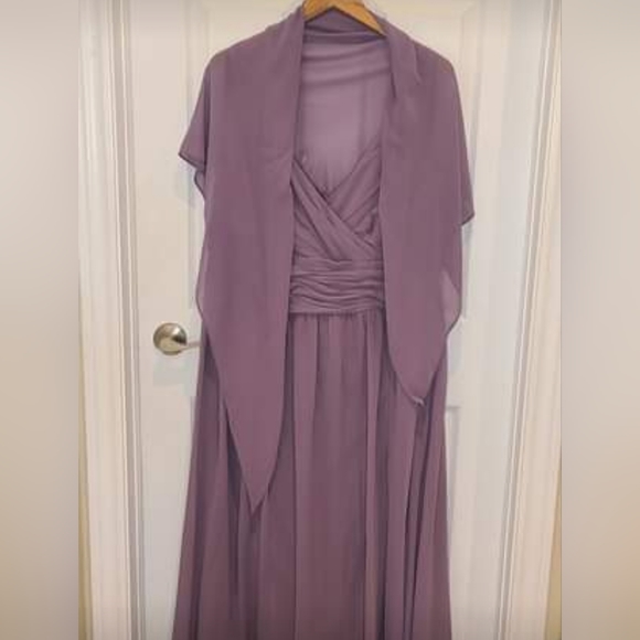 Bill Levkoff bridesmaids dress in Victorian Lilac - Picture 5 of 7